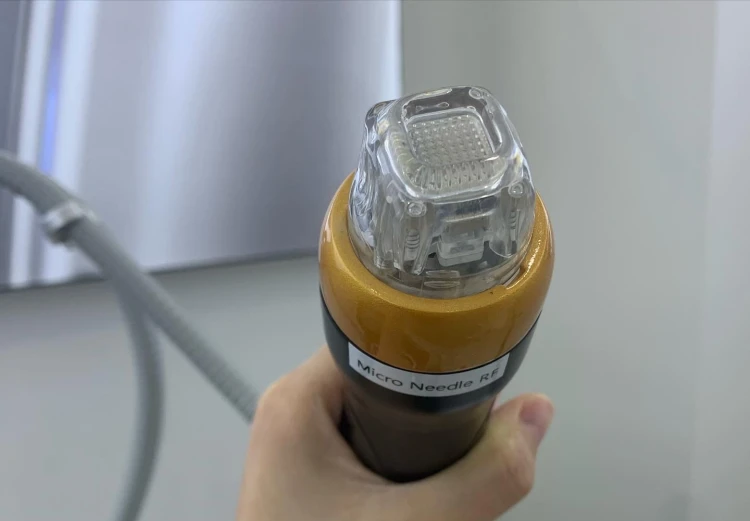 Radiofrekwencja mikroigłowa DOTFrax Vacuum PRO ® stacjonarny6.JPG